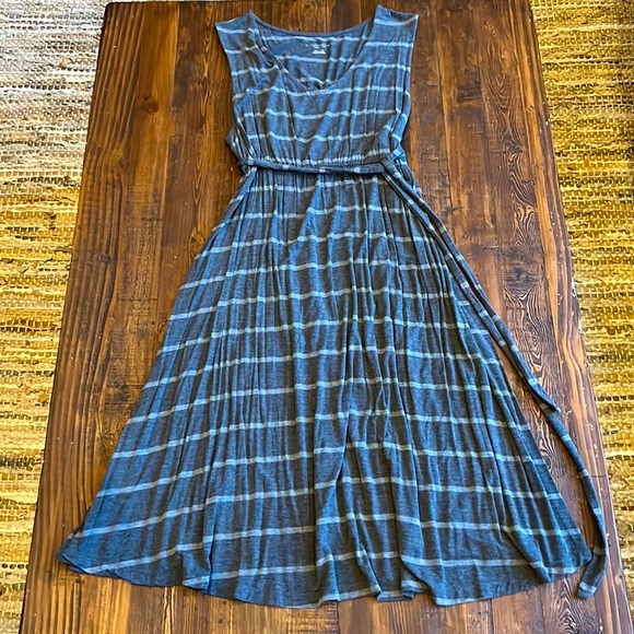 Liz Lange for Target Dresses & Skirts - Liz Lange Maternity XXL Gray Striped Midi Dress
